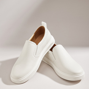 Mocassins en cuir véritable pour hommes, chaussures décontractées à enfiler, talon bas, couleur unie, à la mode, confortables, résistantes à l'usure, durables - Product Image 1