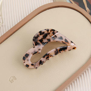 ของขวัญวันวาเลนไทน์สำหรับสาวๆ กิ๊บติดผมอะซิเตทรูปหัวใจขนาดใหญ่ สีสันสดใส กิ๊บตกแต่งสำหรับใช้ในชีวิตประจำวันและงานปาร์ตี้ - Product Image 6