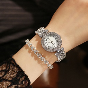 Montre à quartz créative avec diamants pour filles, montre-bracelet de luxe pour femmes avec petit cadran et bracelet orné de diamants - Product Image 6