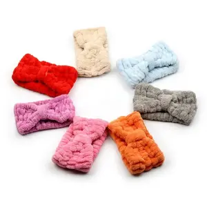 Weiche einfarbige Gesichts-Make-up-Haar bänder zum Waschen der Gesichts dusche Coral Fleece Women Bow Facial Fluffy Spa Stirnband