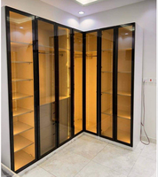 Armoire d'angle en L sur mesure BALOM, luxe, style moderne minimaliste, dressing avec portes en verre LED, meubles de villa