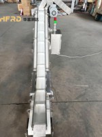Petit Convoyeur à Chaîne Électrique Mobile pour Levage/Ascension/Inclinaison, Équipé d'un Noyau de Roulement en Caoutchouc et d'une Bande Transporteuse en PVC/PU