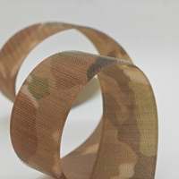 Jungle Camouflage Protection contre la lumière rouge Casque longue portée, plaque signalétique des vêtements et attaches à crochet et boucle en nylon 100%