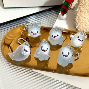 Lindo Llavero de Plástico con Fantasma Luminoso 3D, Colgante de Luz Nocturna de Halloween, para Bolsos, Llaves, Teléfonos, Llaveros de Coche (6 Colores, Regalo Divertido) - Product Image 1