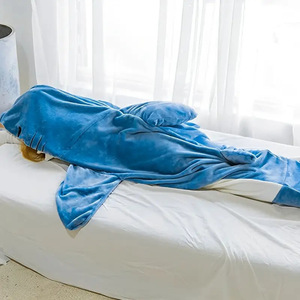Couverture portable Shark pour adulte, bleue, à capuche, en flanelle, style sac de couchage, pour se détendre devant la télévision - Product Image 3