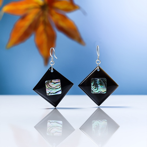 Boucles d'oreilles artisanales haut de gamme en corne de buffle Minh Giang Craft, finition naturelle brillante, bijoux uniques - Product Image 2