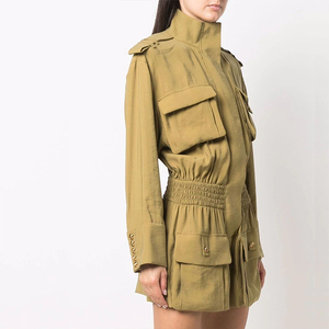 Combinaison courte et plissée élastique à manches longues, 2022, nouveau design, style uniforme <span class=keywords><strong>militaire</strong></span>, taille plissée à rétrécissement, combinaison courte pour femmes - Product Image 2