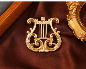 Broche de Cristal Retro Luxuoso em Liga de Zinco com Revestimento em Ouro Rosa para Crianças e Presentes de Noivado e Casamento Unissex - Product Image 5