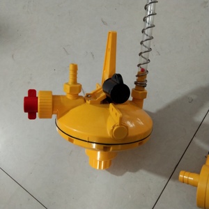 Régulateur <span class=keywords><strong>d</strong></span>'<span class=keywords><strong>eau</strong></span> à pression en plastique de haute qualité YZB pour lignes à boire de ferme de poulet - Product Image 2