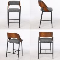 Chaise de bar au design moderne et élégant en bois courbé avec structure métallique stable et coussin confortable pour une utilisation à domicile