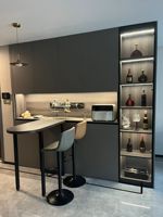 Banquette modulaire intelligente personnalisable avec coussins rembourrés pour l'accueil des invités
