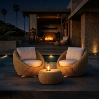 Verstellbarer Balkon-Couchtisch mit Dicker Polsterung für Schwimmbäder, Italienisches Modernes Luxus-Design in Kugelform, Naturfarben, für Villen, aus PE-Material