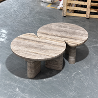 Table basse en travertin naturel de style nordique moderne et luxueux, table d'appoint irrégulière en travertin pour projet de villa Wabi Sabi