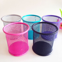 Porte-stylo en métal de style coréen créatif, organisateur de bureau en fer coloré pour étudiants avec calendrier, fournitures de bureau et papeterie