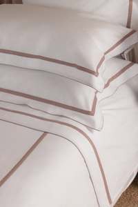 Set di Lenzuola Queen Size 4 Pezzi 100% Cotone Organico Moderno per Uso Domestico - Ultra Morbido e Rinfrescante, Antirughe e Resistente allo Sbiadimento, Tasche Profonde - Product Image 3