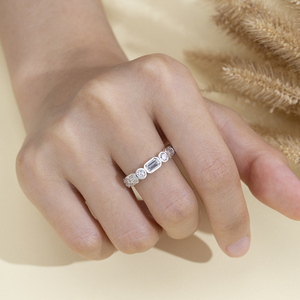Anillo de boda de plata S925 con diamantes de corte redondo y corte esmeralda MSR-2174 para mujer - Product Image 4