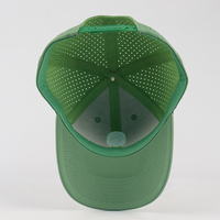 Nouveau style Casquette imperméable à 6 panneaux avec broderie en relief personnalisée, en tissu polyester, à trous découpés au laser et visière incurvée pour l'extérieur