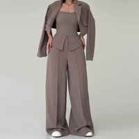 Ensemble de costume trois pièces tendance pour femme : haut camisole, pantalon large et veste de bureau – Coupe-vent et respirant