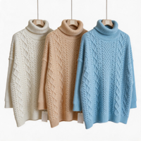 Pull en maille torsadée à col roulé pour femme, motif losanges, coupe oversize, longueur mi-longue, manches longues, tricot épais, bordure côtelée, couleur crème