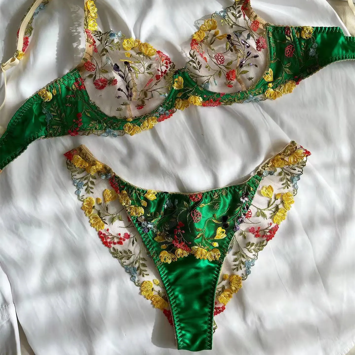 Luxe Lingerie Sexy Bloemen Borduren Set Vrouw 2 Stuks Beugelbeha Thongs Exotische Intieme Groen Ondergoed