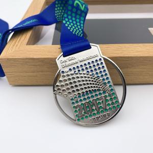 定制马拉松奖牌OEM ODM定制木制框架纪念品奖牌 - Product Image 5
