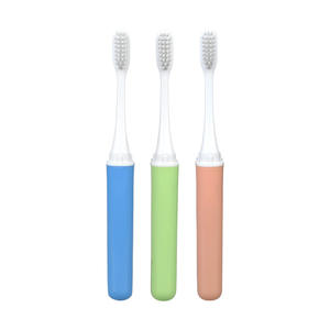 Brosse à dents pliable personnalisable, poils souples, étui pliable, brosse à dents manuelle pour adulte, pour la maison et les voyages - Product Image 1