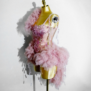Justaucorps Romantique Éthéré 3D en Tulle à Volants, Orné de Strass Rose Cristal, pour Danseuse de Scène et Diva de la Danse de Salon - Product Image 3