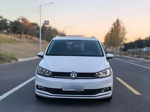 Volkswagen <span class=keywords><strong>Touran</strong></span> L 1.4T automatique 2018, moteur turbo électrique, sièges en cuir, caméra arrière, jantes R16, conduite à gauche - Product Image 1