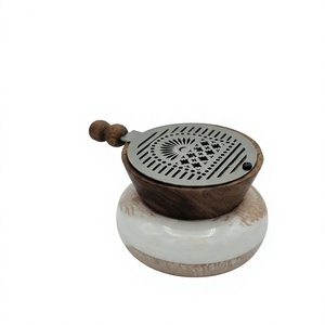 Brûleur d'encens en résine fait main avec base en bois et couvercle métallique floral, décoration pour la maison, l'hôtel, le restaurant, l'aromathérapie, le Ramadan, l'Aïd - Product Image 1