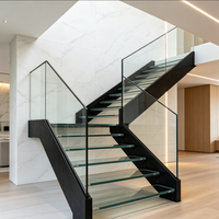 Escalier moderne en métal avec marches en verre trempé, garde-corps en verre, design droit pour usage intérieur, services personnalisés, garantie de 5 ans