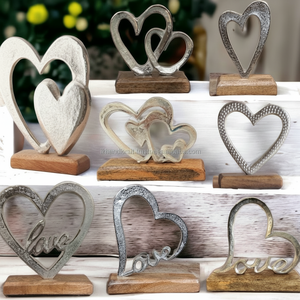 Diva Collections Lujosa escultura de corazón de plata Art Deco Elegante Base de aluminio y madera Hogar Adorno DE BODA Regalo de aniversario - Product Image 1