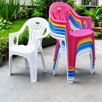 Chaises en plastique empilables modernes, vente en gros d'usine avec certification CE européenne pour les hôtels, les restaurants et les foyers