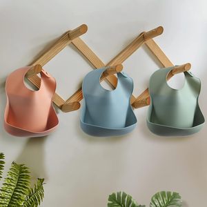 Suministros de Alimentación para Bebés al por Mayor, Babero de Entrenamiento Impermeable Navideño, Juego de Platos y Chupetes, Baberos de Silicona para Bebés con Diseño de Bandana de Algodón - Product Image 4