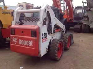 Cargadora de Ruedas Bobcat S250 de Segunda Mano, 88% Nueva, en Condiciones de Minicargadora, para Agricultura, Construcción y Uso Agrícola - Product Image 4
