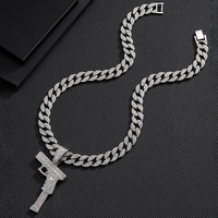 Collar con Colgante de Pistola Plateada de Estilo Atrevido con Cadena Cubana de Diamantes de Imitación para Entusiastas del Hip Hop y la Moda Urbana