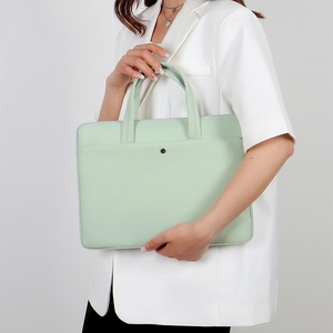 Sac fourre-tout pour ordinateur portable en tissu Oxford imprimé sur mesure de 146 pouces pour femmes, sac de jeu léger de 15,6 pouces avec impression de logo, imperméable et antivol - Product Image 4