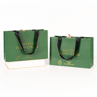 Sac en papier de luxe rose et blanc personnalisé avec poignée en ruban, idéal pour les boutiques, les vêtements, les fêtes de Noël et les cadeaux, avec estampage à chaud