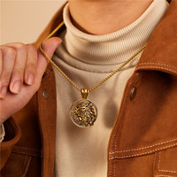Rétro Personnalité En Acier Inoxydable Collier Hommes Punk Épine Dieu Creux Tête Humaine En Acier Inoxydable Pendentif Rond pour Hommes