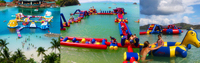 Parc flottant gonflable avec trampolines aquatiques, obstacles d'aventure et structures de jeux aquatiques pour les stations balnéaires