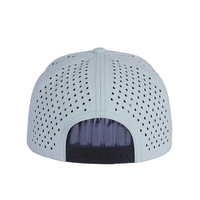 Casquette de baseball OEM personnalisée à 7 panneaux avec logo réglable, imperméable, perforations découpées au laser pour une performance optimale