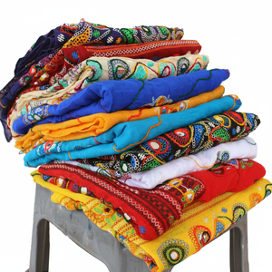 Nouvel arrivage d'autocollant de travail à la main indien Rajasthani Long Dupatta pour femmes Style traditionnel miroir Chunni Multi Phulkari - Product Image 1