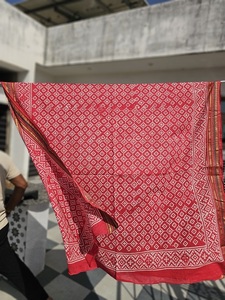 Paréos, Sarongs et Foulards en Soie Zari (Bordure en Soie) Imprimés à la Main sur Bloc de Bois, Légers et Élégants, Vêtements de Plage pour Femmes – Vente en Gros - Product Image 6