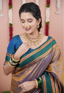 Chickoo Soft Silk Narayanpeth Paithani Saree con ricos motivos tejidos Zari e impresionantes tejidos de contraste para un uso tradicional - Product Image 6