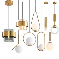 Suspension à anneau en métal Lampes suspendues postmodernes Abat-jour en verre Lustre suspendu or Restaurant chambre à coucher Lampe suspendue