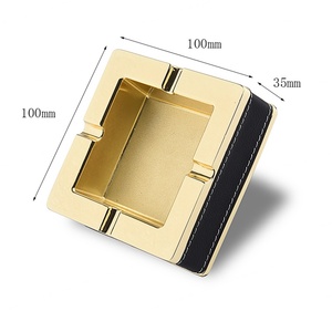 Cendrier carré tendance au design créatif en cuir PU pour homme - Product Image 2