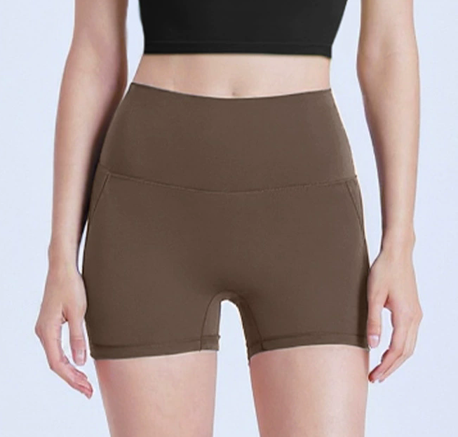 High-Waist Activewear Pants: fabric, pocket and construction detail