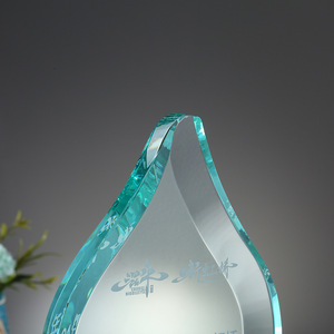 Trofeo in Cristallo a Forma di Foglia con Logo Personalizzato, Premio di Riconoscimento e Onorificenza, Targa in Cristallo - Product Image 4
