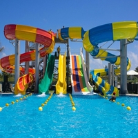 Toboggan aquatique de qualité commerciale, haute durabilité, faible coût de réparation pour les parcs à thème, parcs aquatiques, stations balnéaires