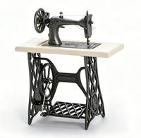 Machine à coudre pour maison de poupée avec fil Ciseaux Tissu Bois Métal Mini Accessoires pour maison de poupée