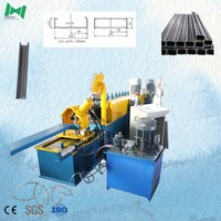 Machine de profilage à froid pour poutres de rayonnages industriels, destinée à la production de profilés en acier pour étagères et poutres de type boîte
